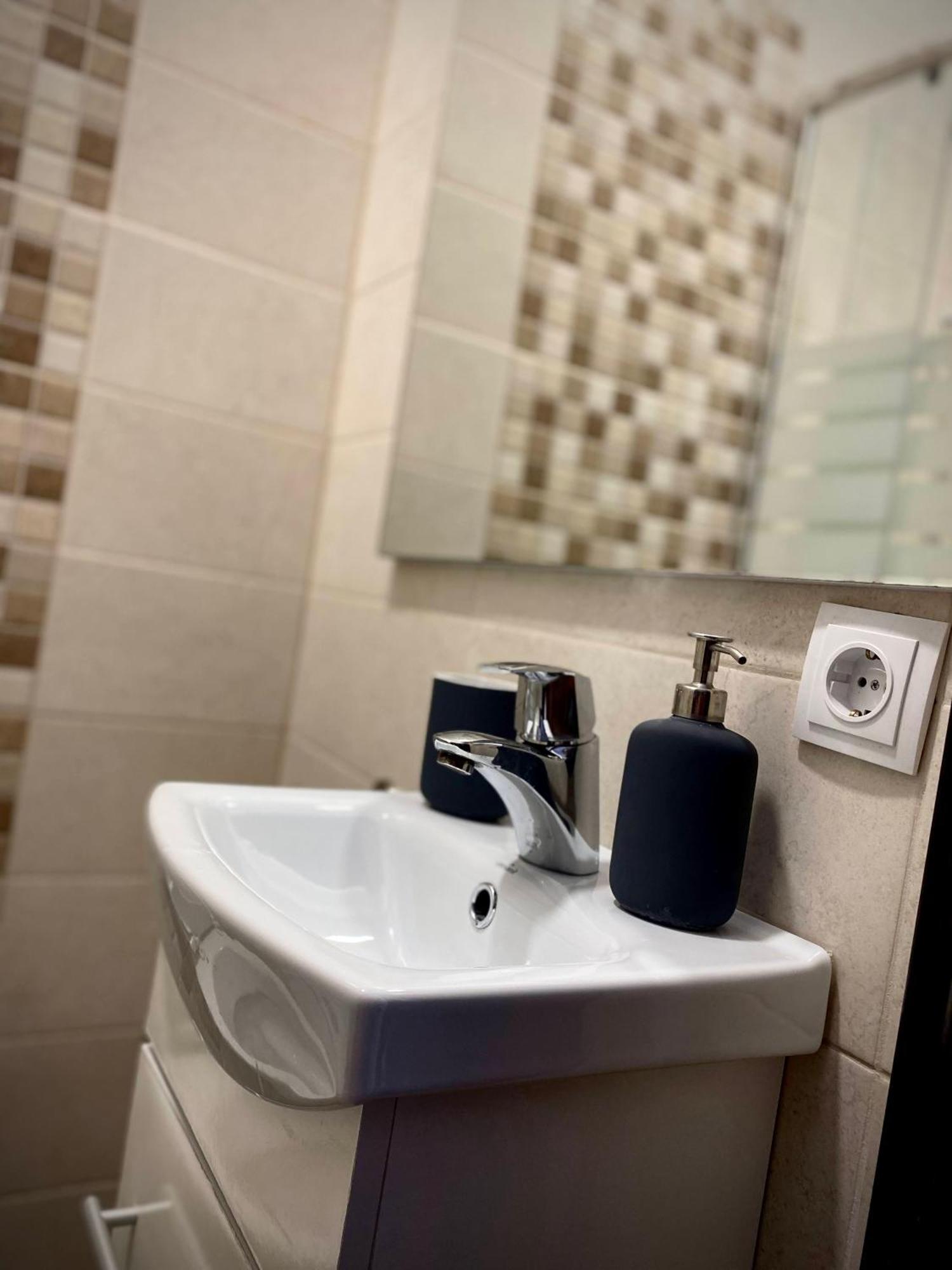 Ada'S Luxury Apartament&Studio - Old City Брашов Экстерьер фото