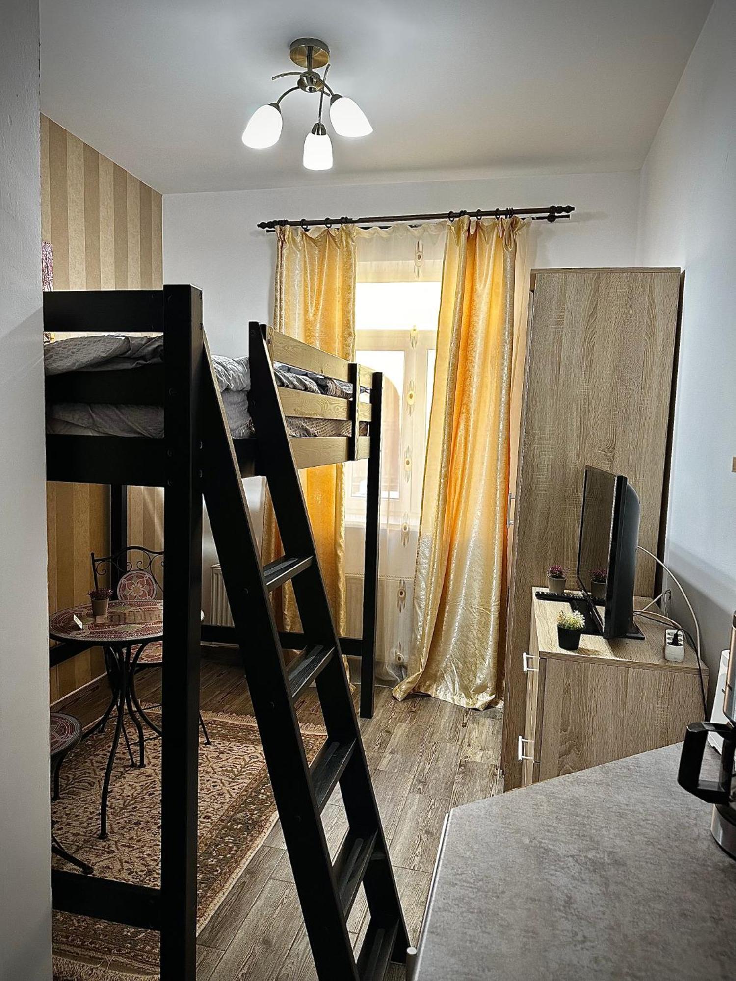 Ada'S Luxury Apartament&Studio - Old City Брашов Экстерьер фото