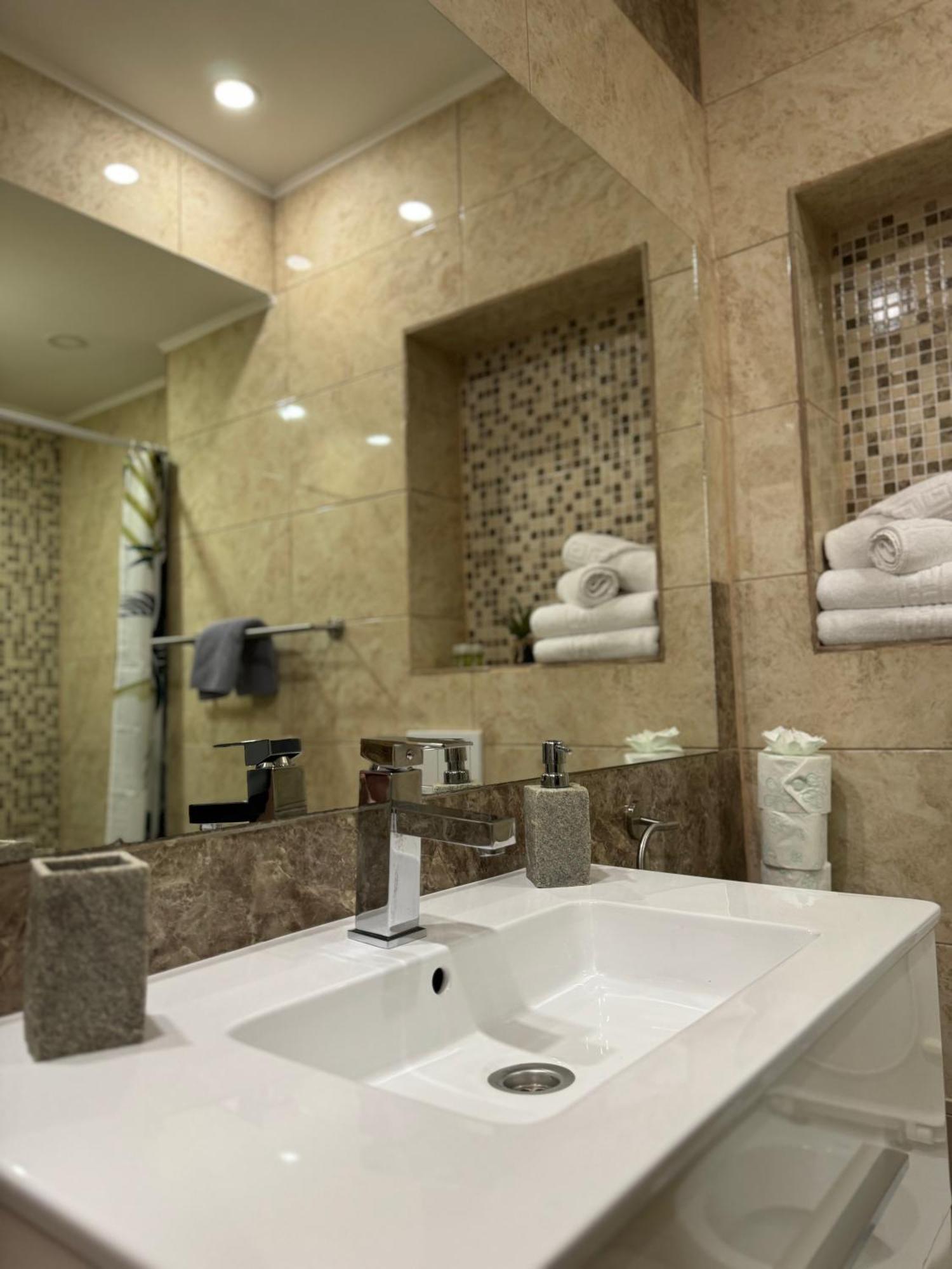 Ada'S Luxury Apartament&Studio - Old City Брашов Экстерьер фото
