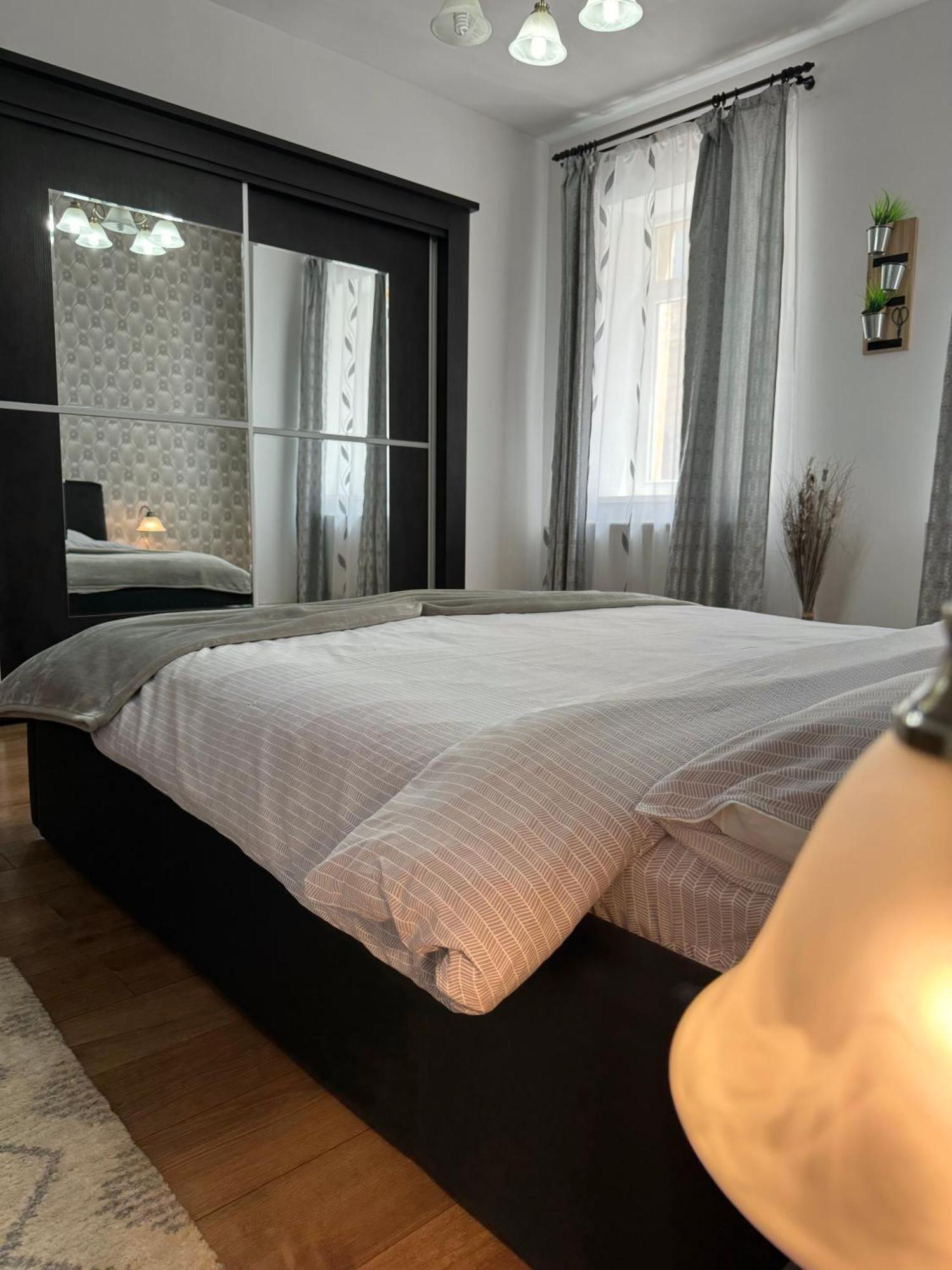 Ada'S Luxury Apartament&Studio - Old City Брашов Экстерьер фото