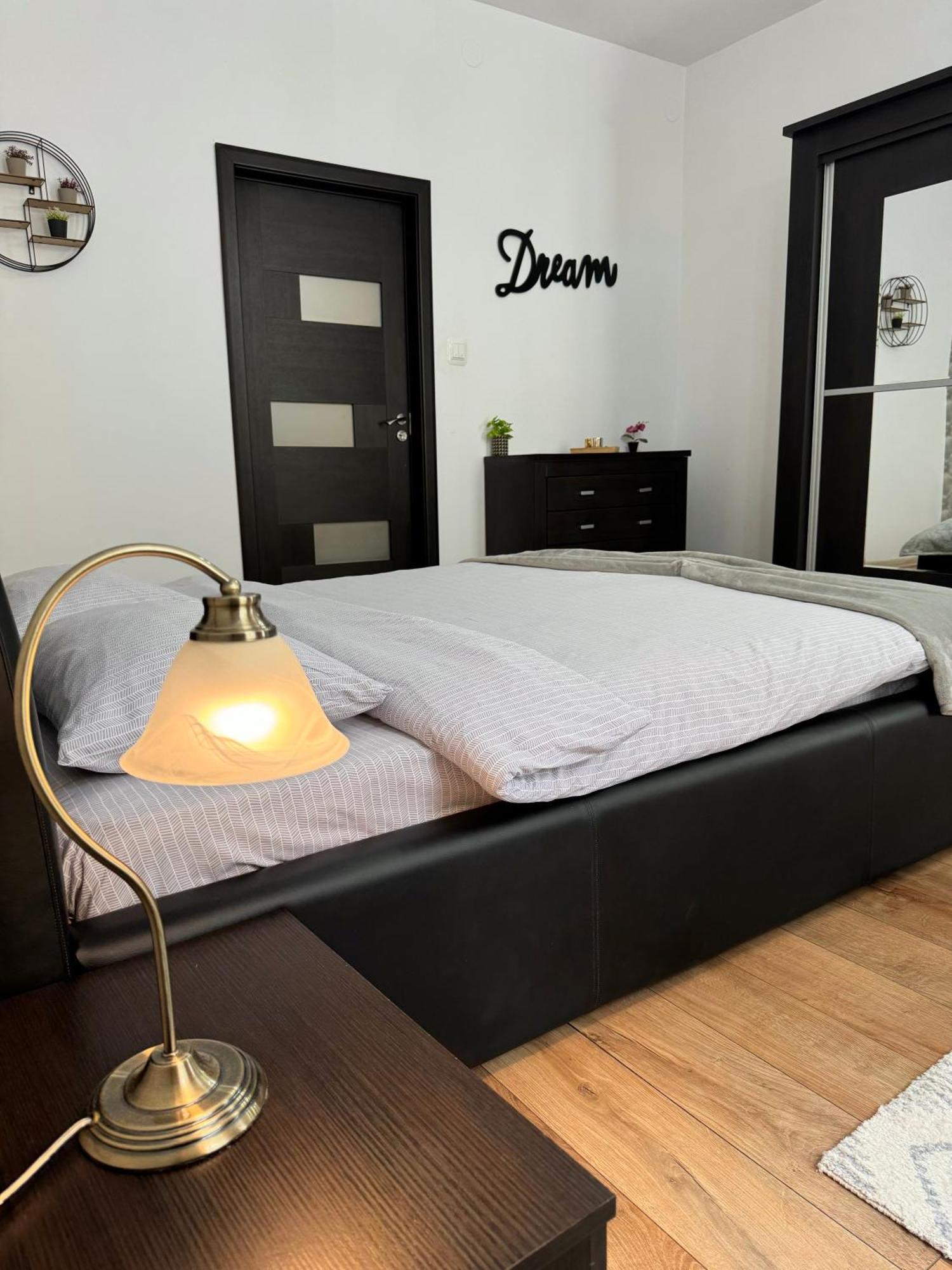 Ada'S Luxury Apartament&Studio - Old City Брашов Экстерьер фото