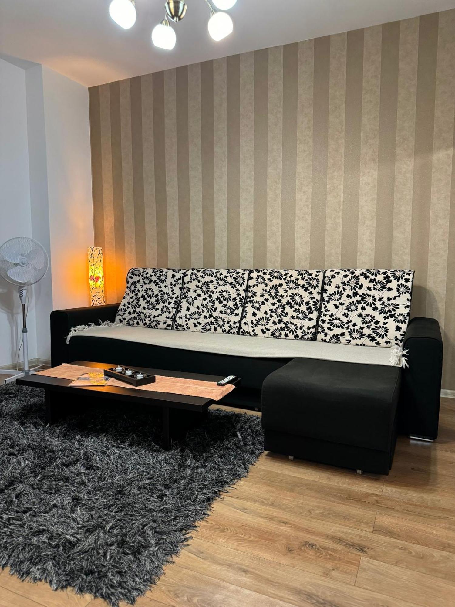 Ada'S Luxury Apartament&Studio - Old City Брашов Экстерьер фото